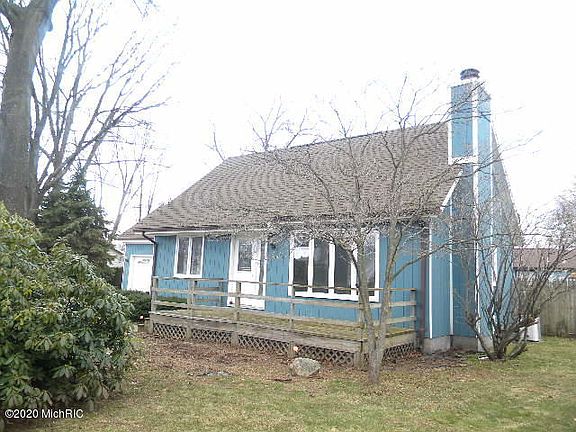 2nd image of 475 E Chadwick Dr