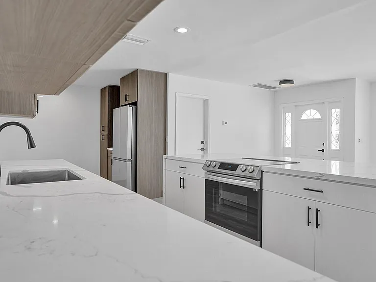 4751 NE 29th Ave — Photo 13
