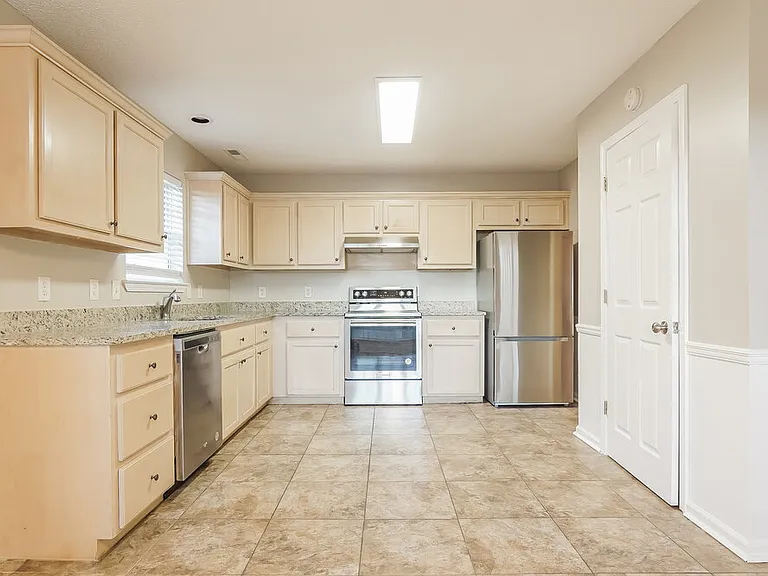 8028 Rockhampton Cir — Photo 8