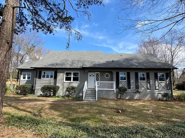 2000 Oakdale Rd, Charlotte, NC 28216