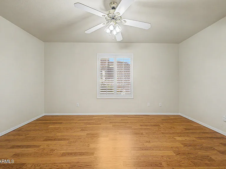 1722 E Samuel Dr — Photo 32