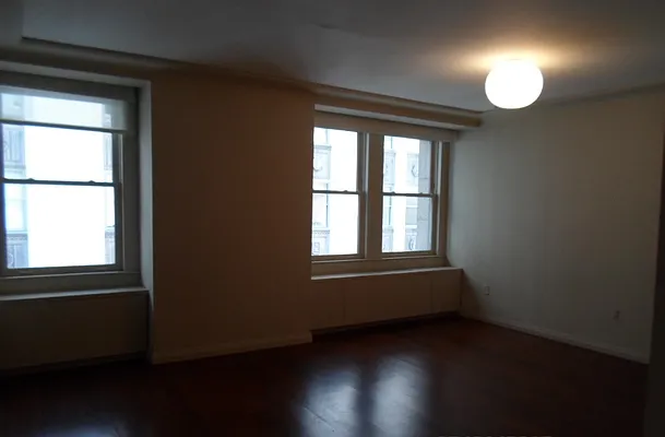 Sold by Manhattan Network Inc. | media 4
