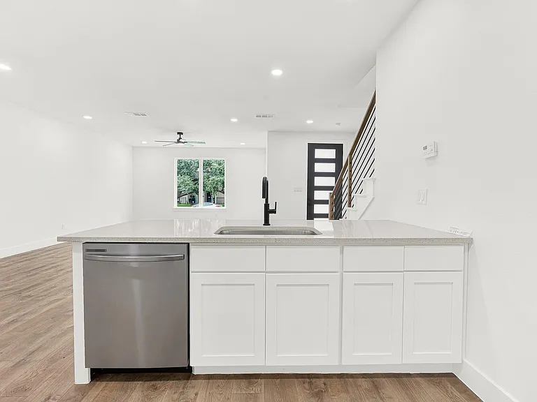 9471 Timberleaf Dr — Photo 12