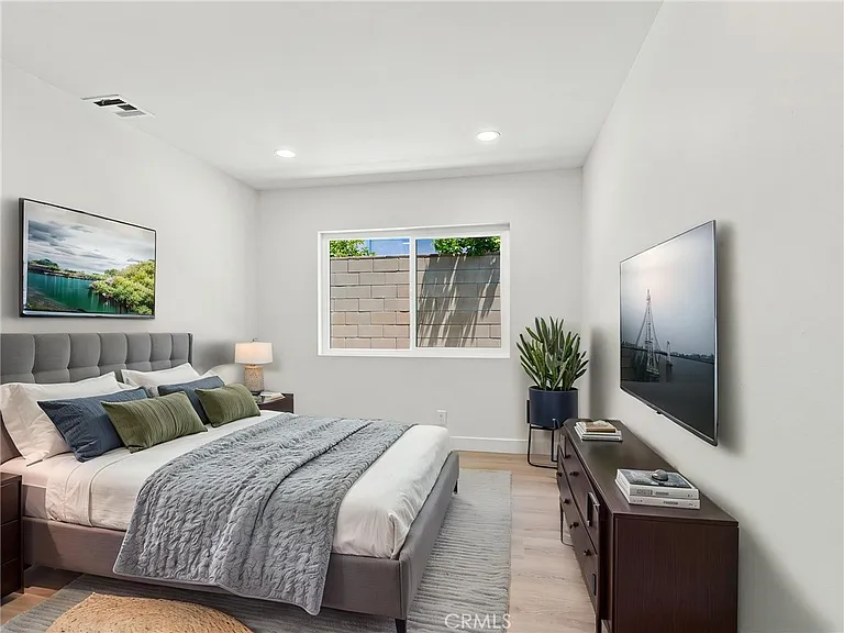 225 Armstrong Dr — Photo 45
