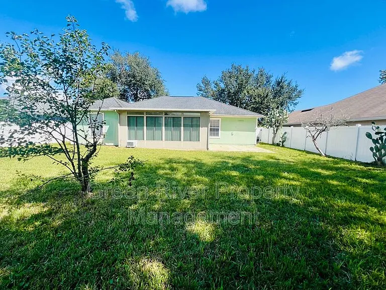 13140 Staffordshire Dr S — Photo 32