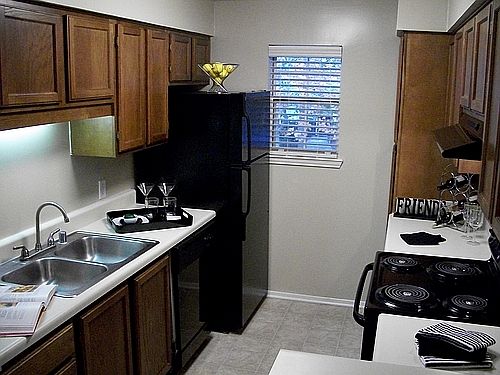 Kitchen with all Major Appliances
