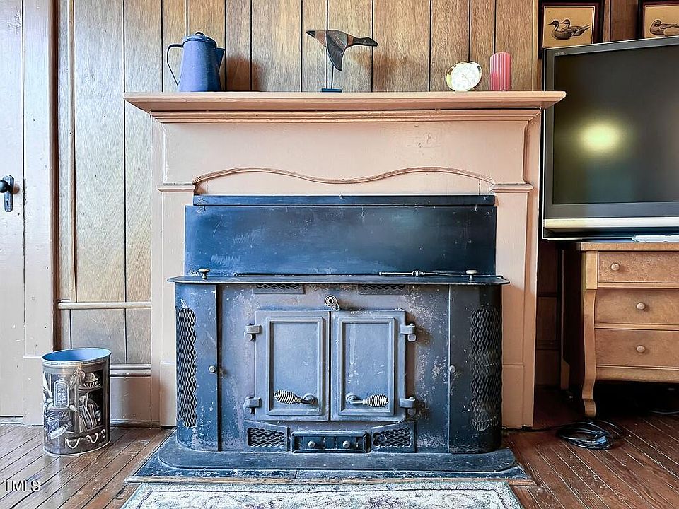 22nd image of 302 Halifax St