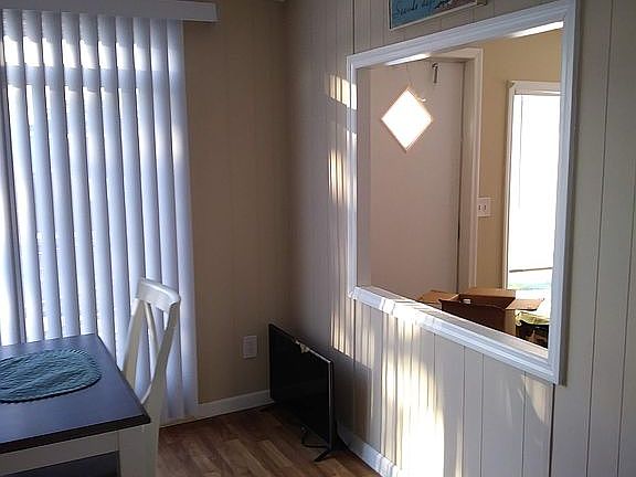 2nd image of 367 Waddell St