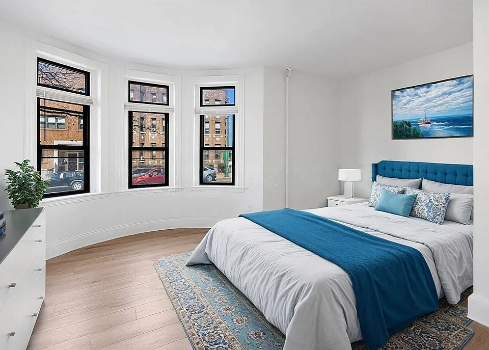 862 Huntington Ave #1