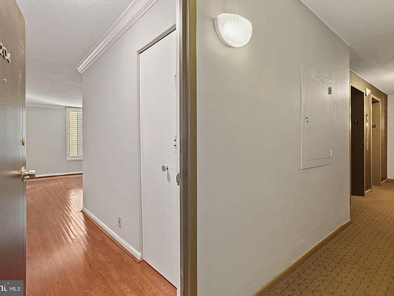 3rd image of 1800 R St NW APT 204