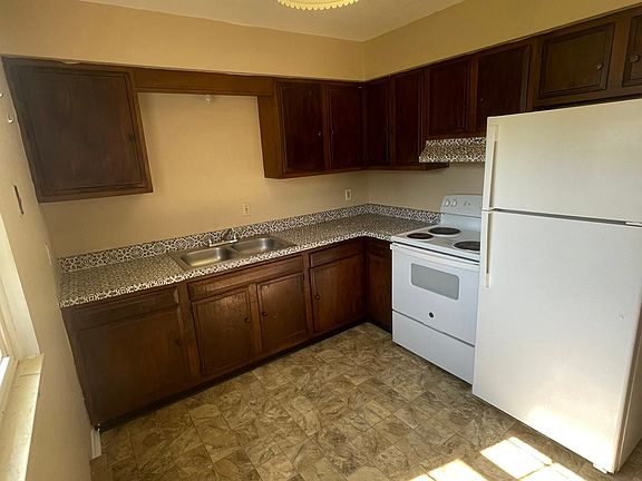 2nd image of 51 N Pembroke Ave