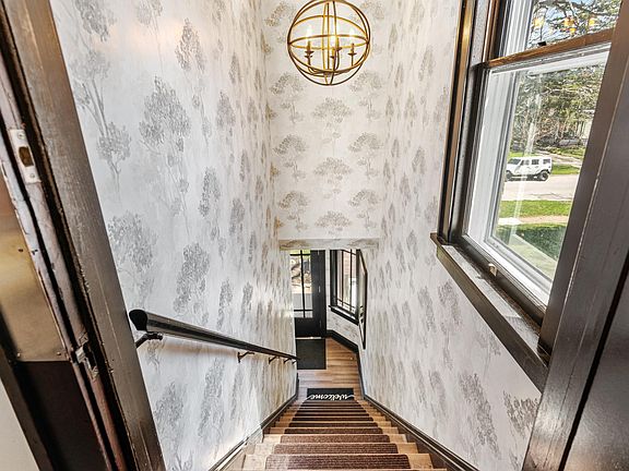 5th image of 2116 Carabel Ave