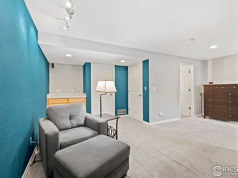 2715 Rigden Pkwy #8 — Photo 2