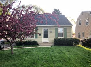 5139 N Bay Ridge Ave, Whitefish Bay, WI 53217