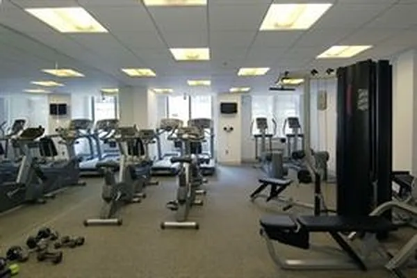 Rented by 4 Points Properties | media 34