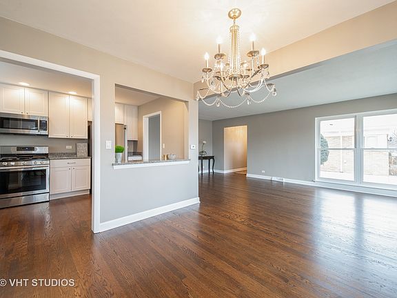 4th image of 10822 Claridge St