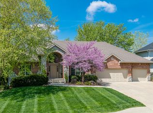 959 Tulip Tree Ln, West Des Moines, IA 50266