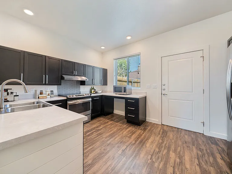 Townhomes at Twenty01 — Photo 52