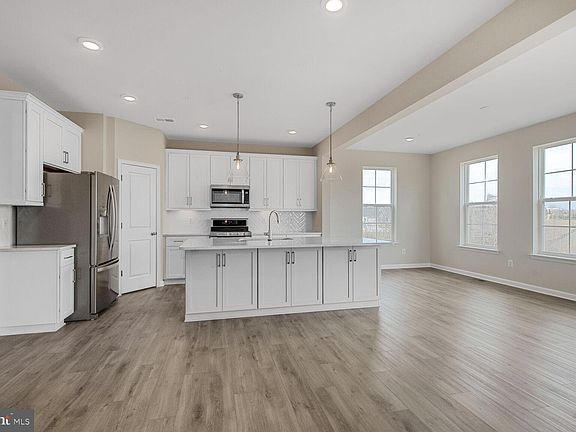 5th image of 1129 Miller Farm Dr