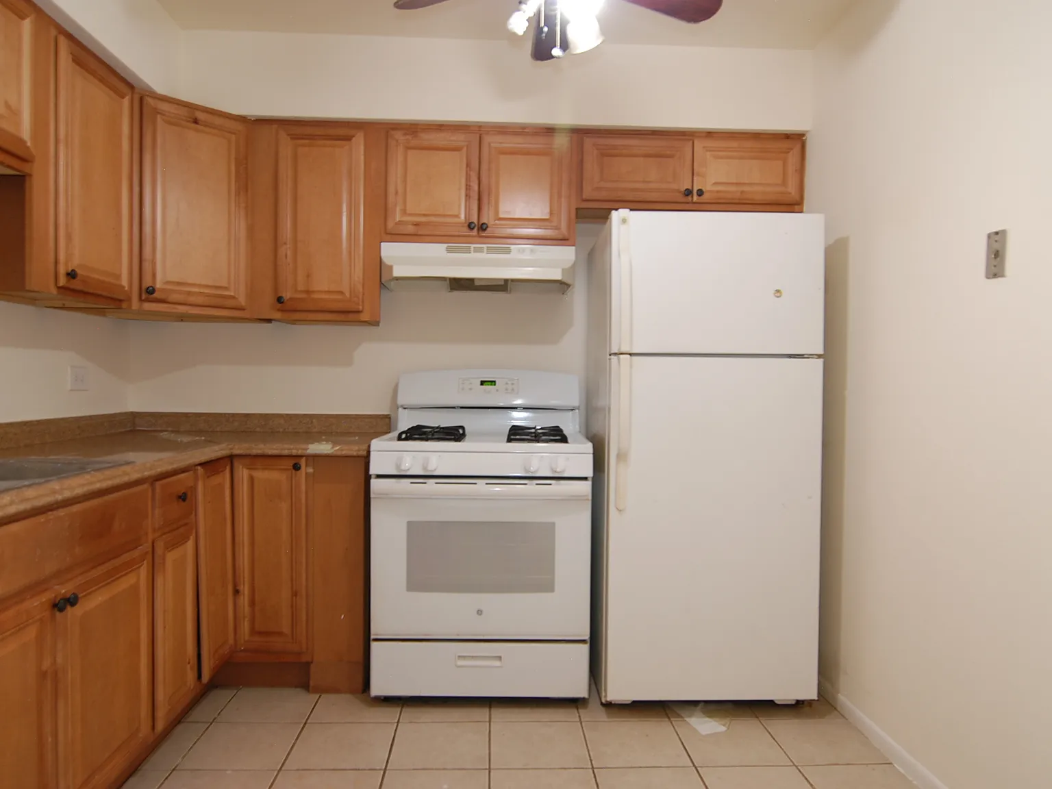 2 bed, 1100 sqft, $1,595 — Photo 3
