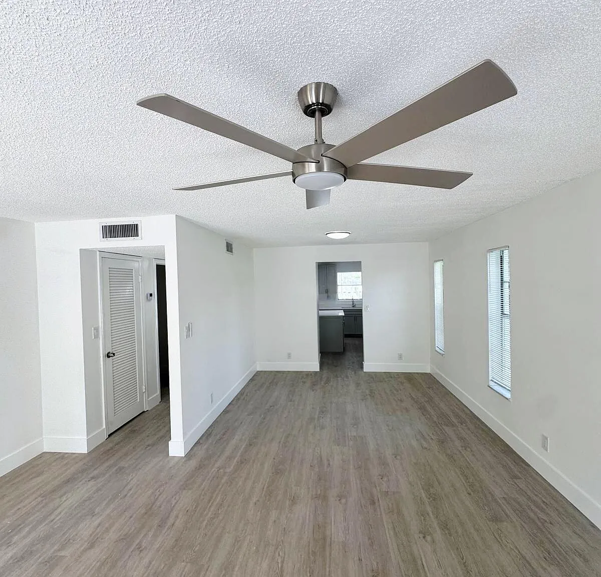 3 bed, 2.5 bath, 1492 sqft, $3,600 — Photo 3