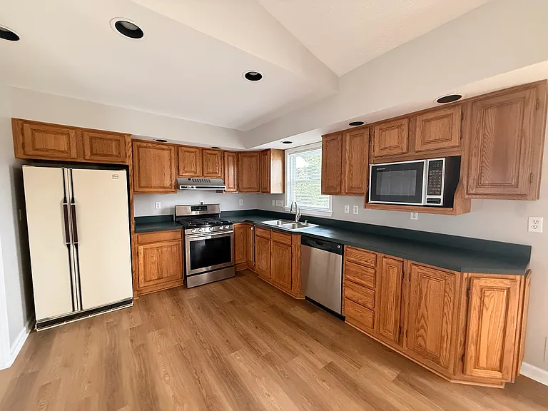 1009 Hess Ln — Photo 18