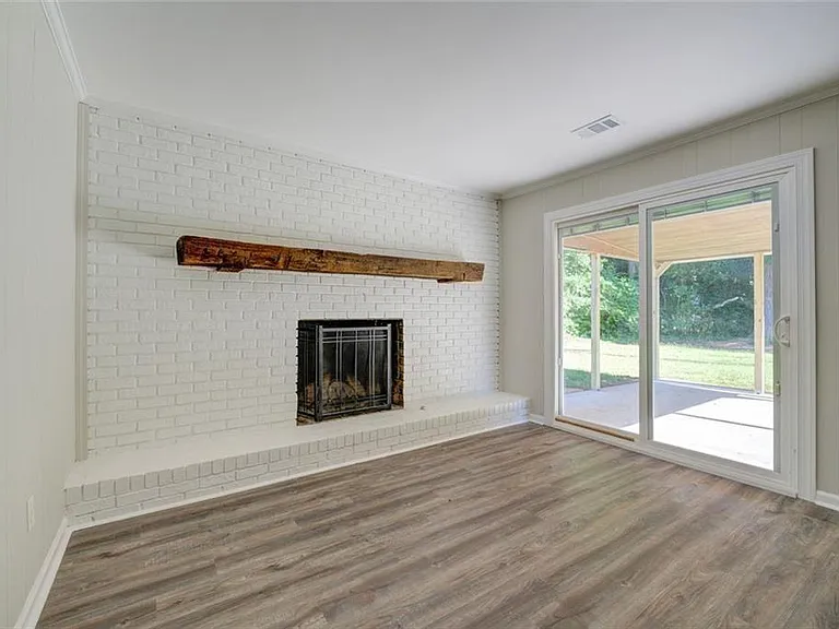 4566 Mountain Creek Dr NE — Photo 4