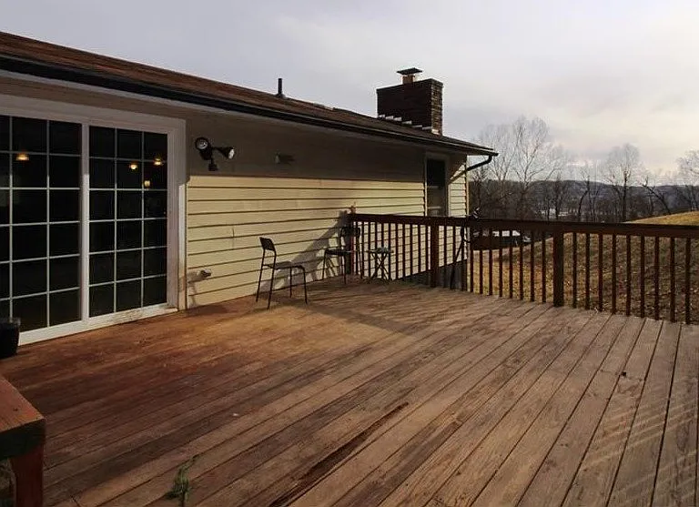 205 Libby Ln — Photo 6