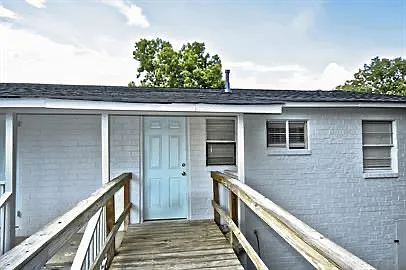 230 Daffodil St - 232 — Photo 4