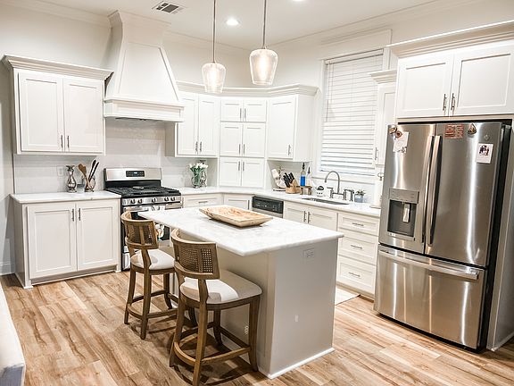 2nd image of 300 San Sebastian Dr