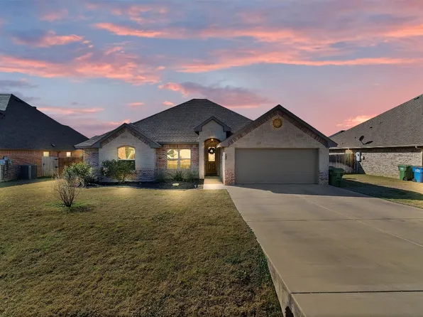 3103 White Horse Ct, Granbury, TX 76049