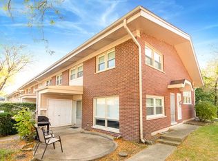 56 N Dee Rd, Park Ridge, IL 60068