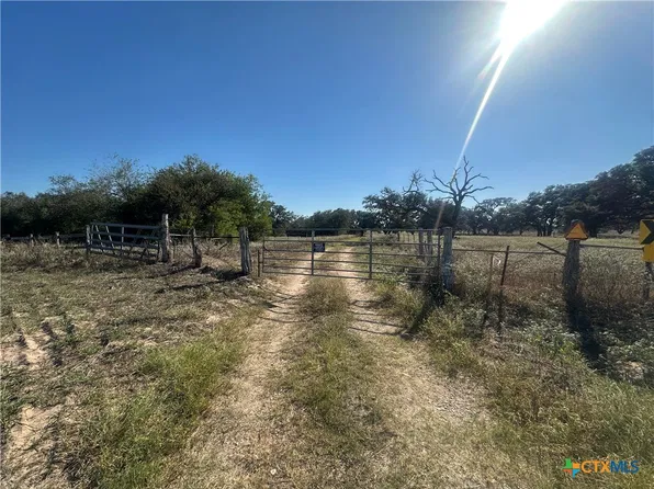 554 Herman Migura Rd, Yorktown, TX 78164