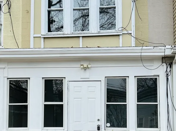 865 Centre St, Trenton, NJ 08611