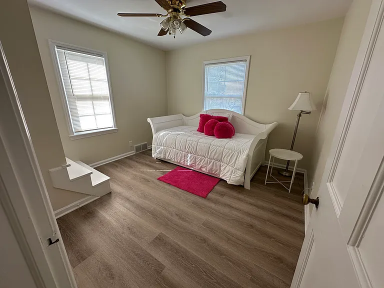 Bedroom With Trundle