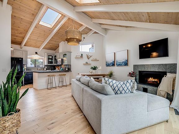 4th image of 146 Provincetown Ct