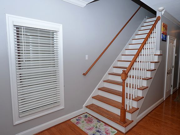 5th image of 57 Riverview Ave