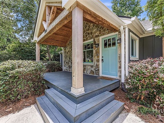 5th image of 590 McWhorter Drive