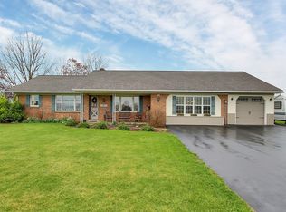 686 S Colebrook Rd, Manheim, PA 17545