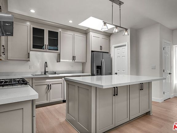 4th image of 303 Culver Blvd