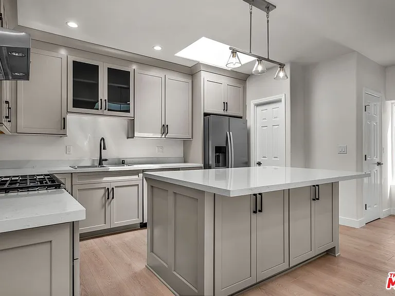 303 Culver Blvd — Photo 4