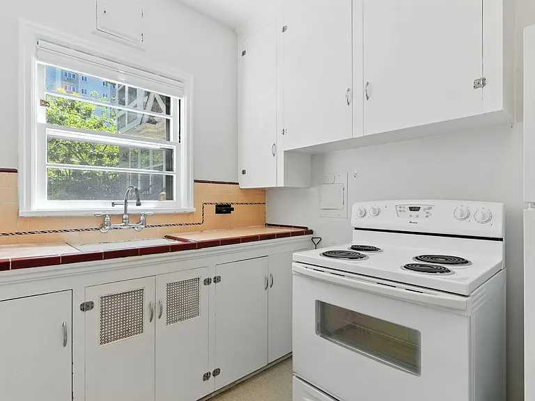 1231 NW 20th Ave — Photo 9