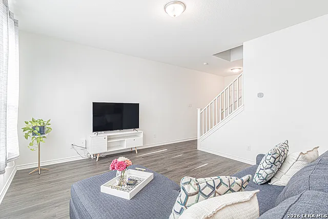 1518 Overlook Cv — Photo 6
