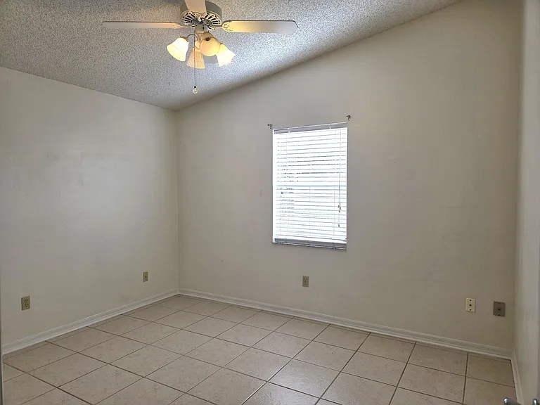 739 Heathrow Ave — Photo 10