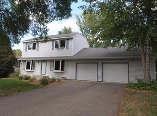 3203 Hamlet Dr, Woodbury, MN 55125