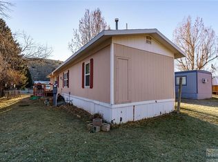 110 S Weast Ave, Absarokee, MT 59001