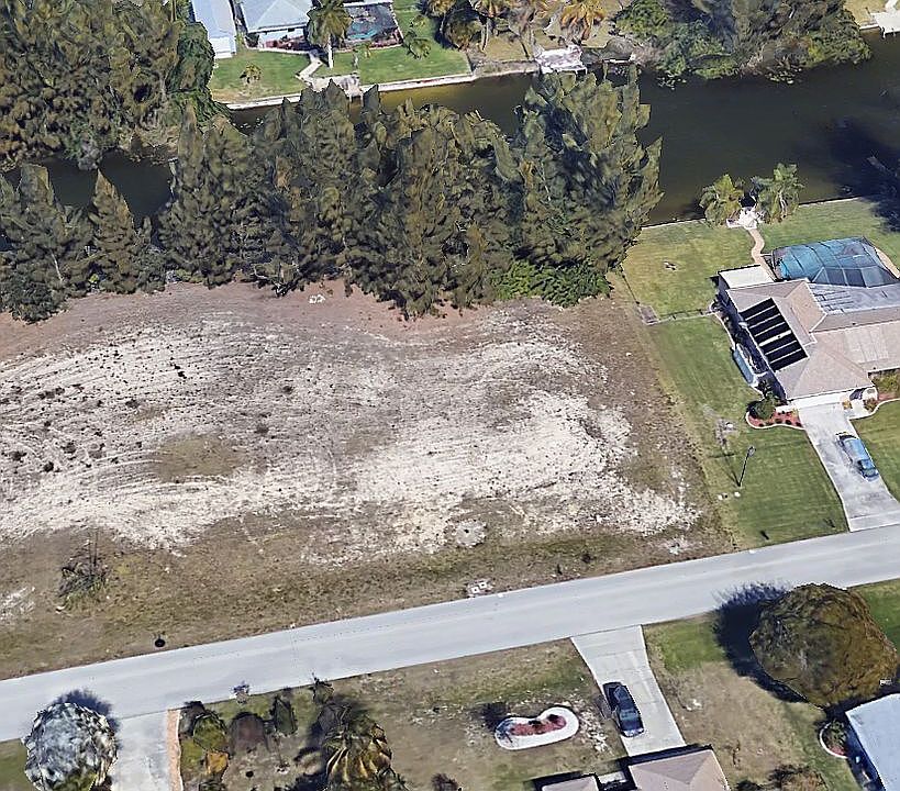 1st image of 419 SW 21st St