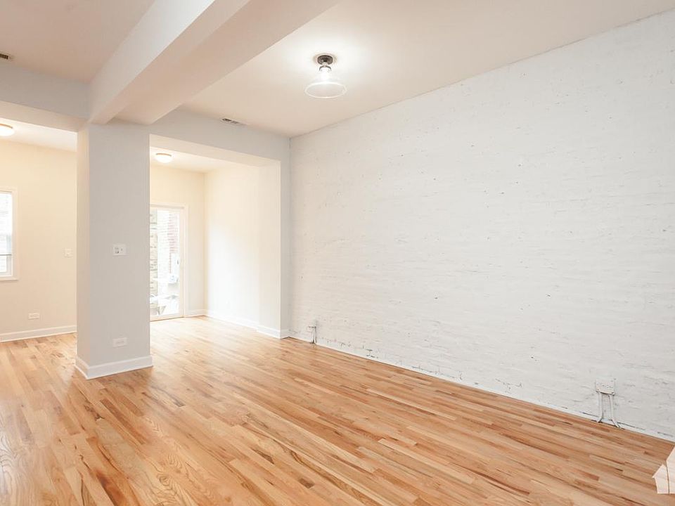 1st image of 823 N Damen Ave #1R