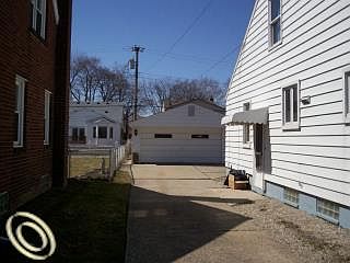 2nd image of 2058 18th St