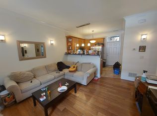 1761 W Division St APT 3R, Chicago, IL 60622